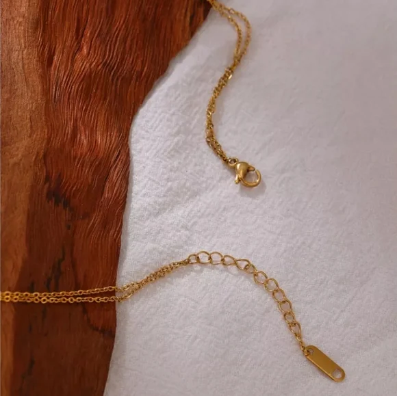 Pretty Layered Long Necklace - Picture 5 of 8